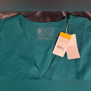 Figs XXL green women’s scrub top new with tags